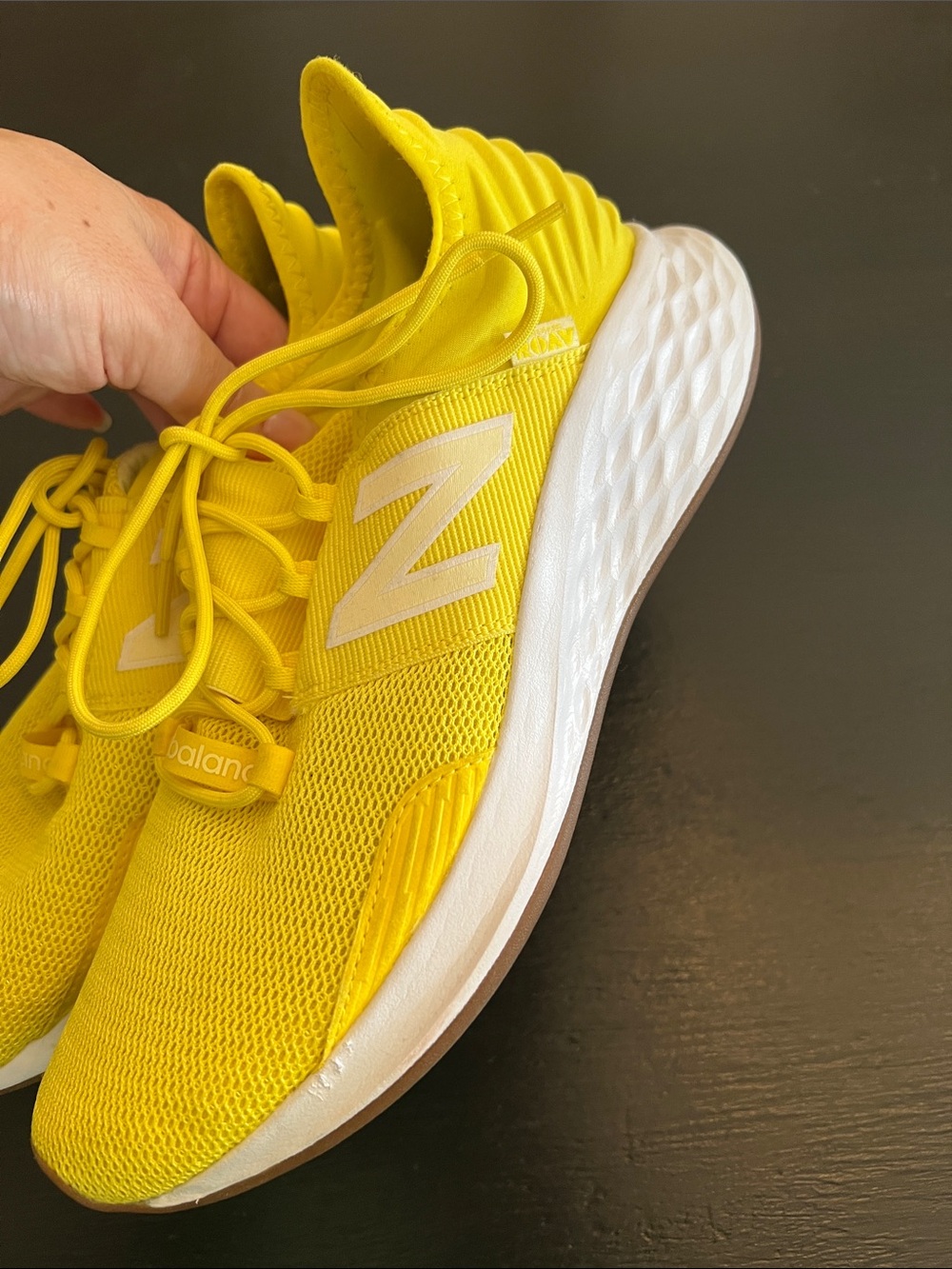 New Balance fresh foam Roav Bright Yellow Mesh Sneakers with White Accent Sz 10 - Picture 7 of 12